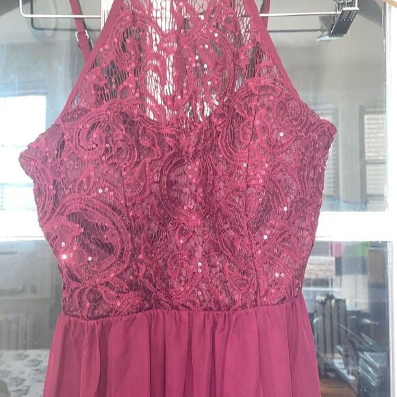 Preowned speechless burgundy lace halter top maxi gown dress junior teen size 3 - Picture 9 of 14